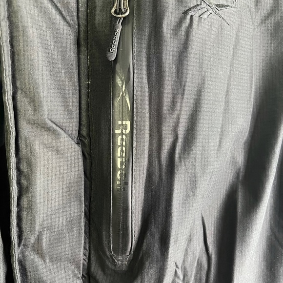 REEBOOK BLACK  PUFFER COAT WINTER BLACK COAT FRONT UNISEX MEN SIZE SMALL - Picture 10 of 14